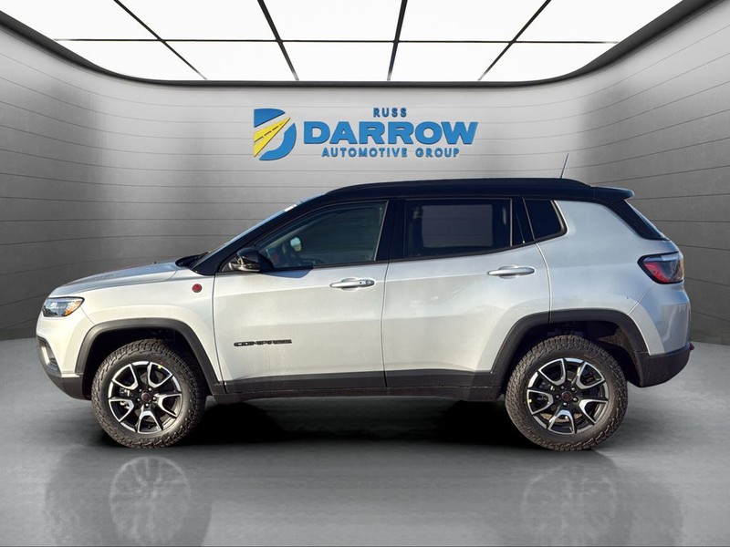 Jeep Compass Vehicle Full-screen Gallery Image 2