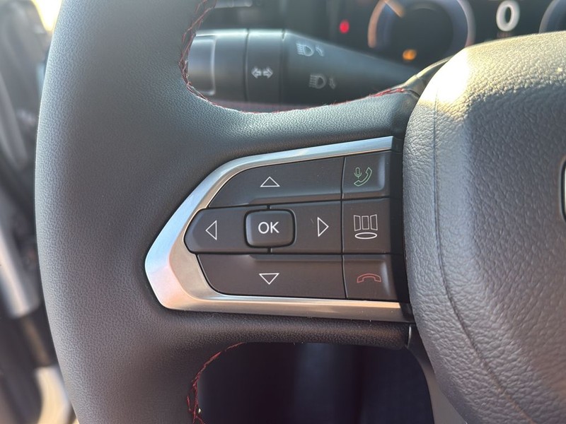 Jeep Compass Vehicle Full-screen Gallery Image 9