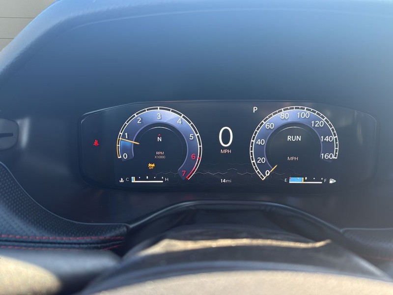 Jeep Compass Vehicle Full-screen Gallery Image 13