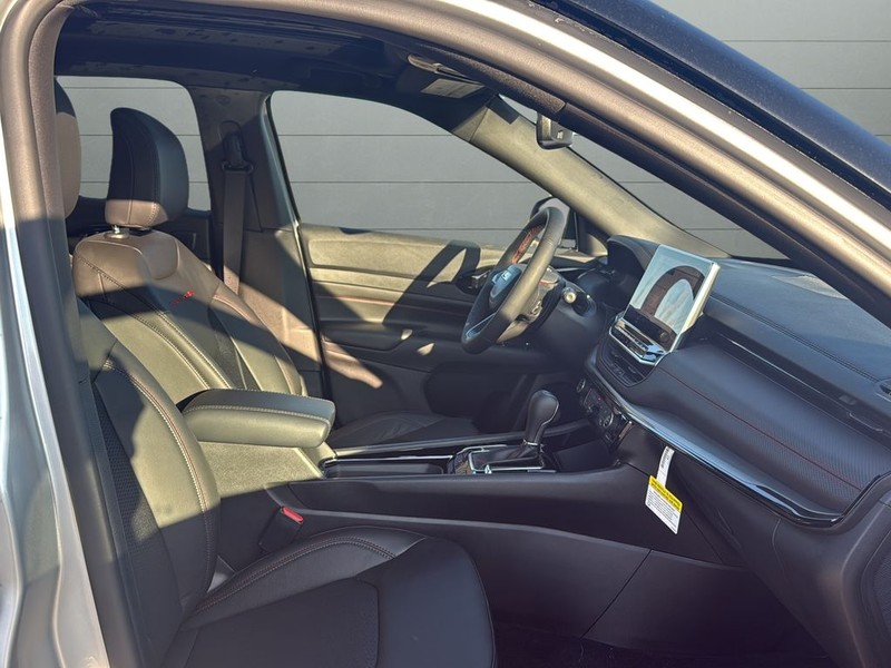 Jeep Compass Vehicle Full-screen Gallery Image 15