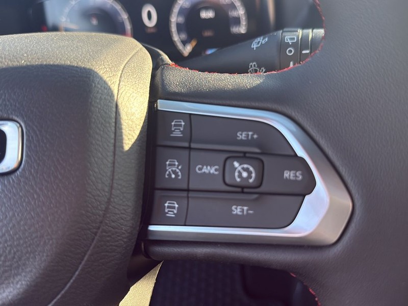 Jeep Compass Vehicle Full-screen Gallery Image 20