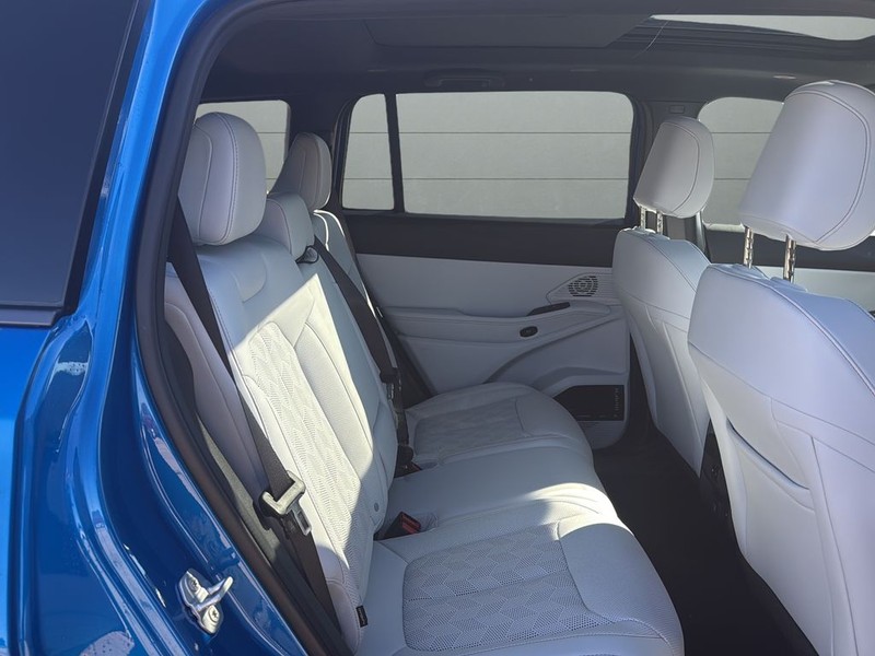 Jeep Cherokee Vehicle Full-screen Gallery Image 14