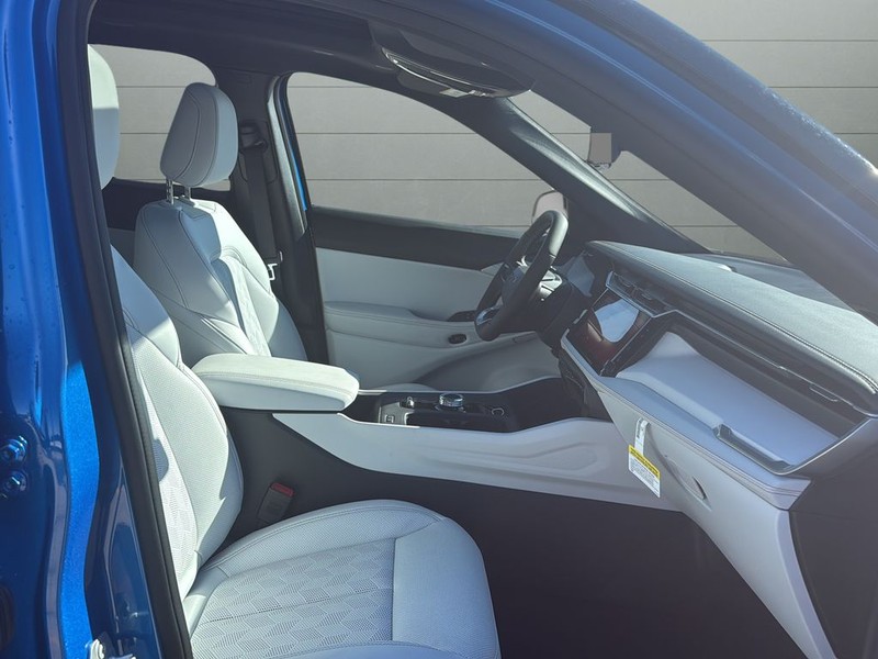 Jeep Cherokee Vehicle Full-screen Gallery Image 15