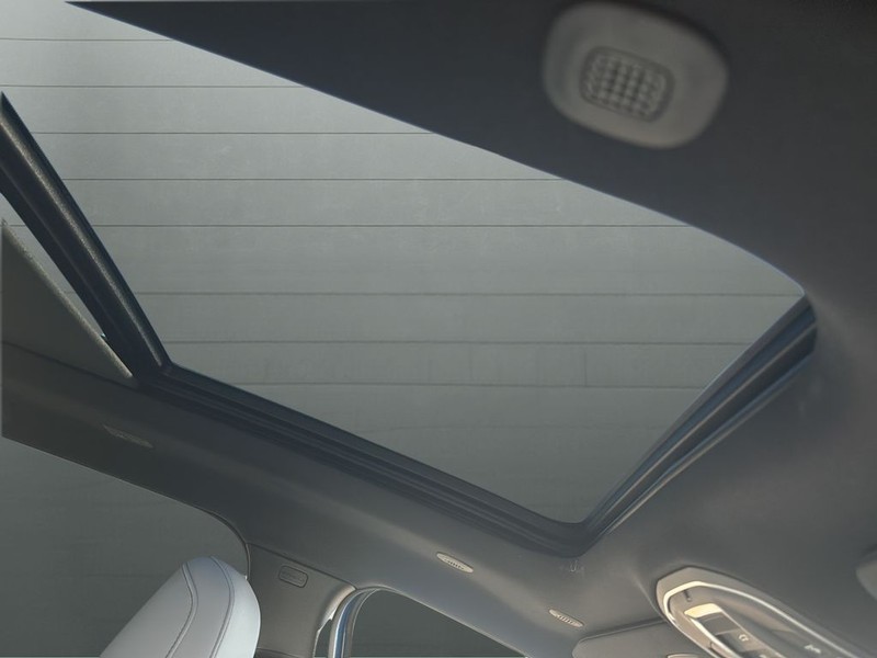 Jeep Cherokee Vehicle Full-screen Gallery Image 16