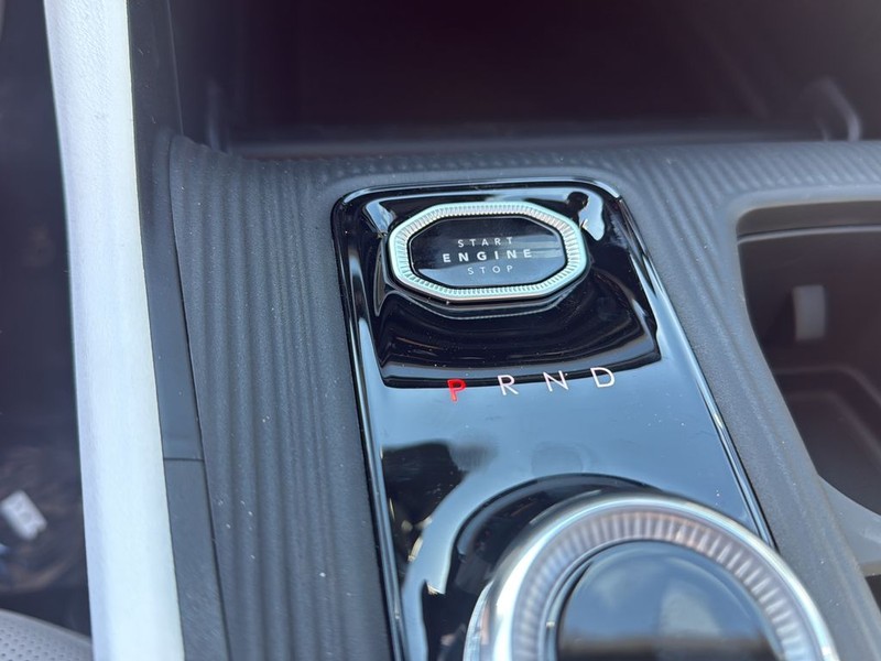 Jeep Cherokee Vehicle Full-screen Gallery Image 21