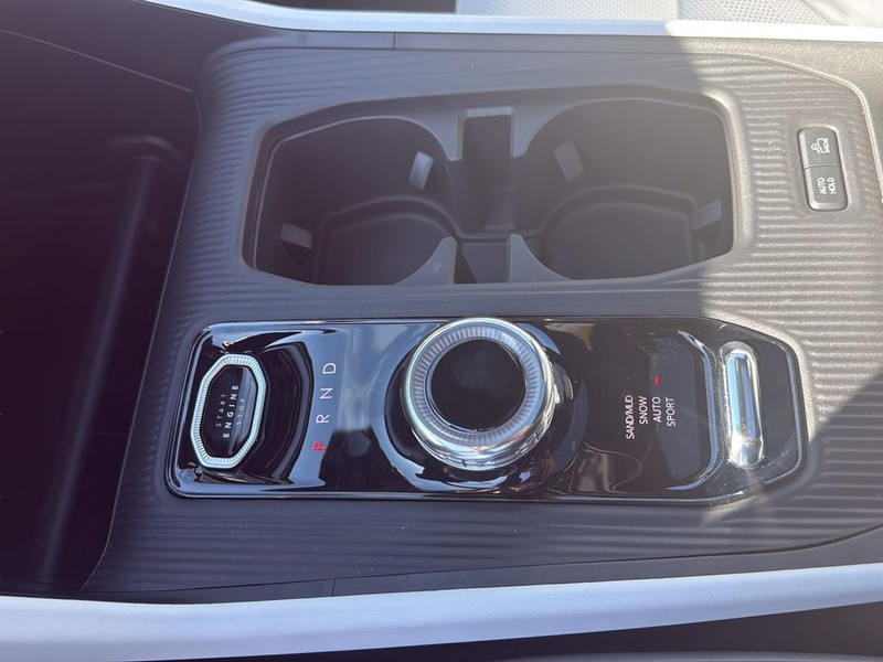 Jeep Cherokee Vehicle Full-screen Gallery Image 22