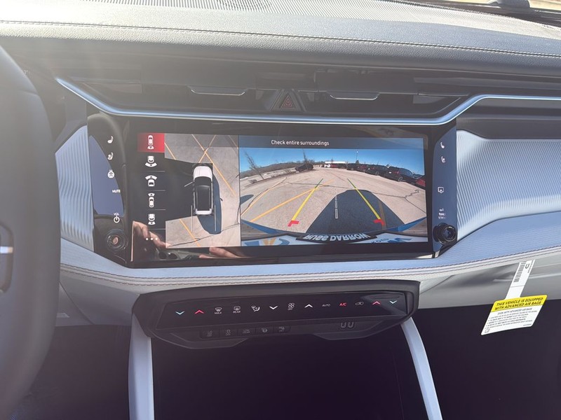 Jeep Cherokee Vehicle Full-screen Gallery Image 24