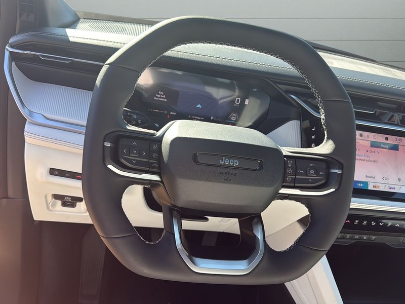 Jeep Cherokee Vehicle Full-screen Gallery Image 29