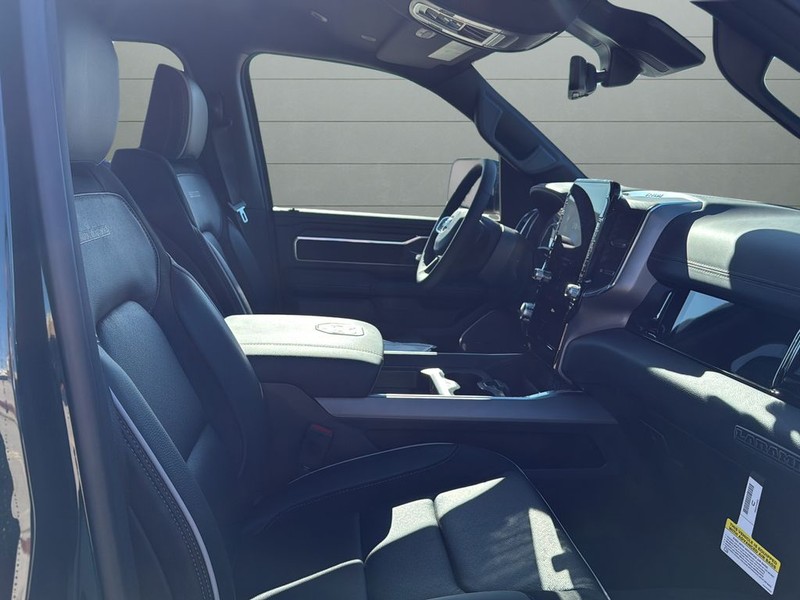 Ram 1500 Vehicle Full-screen Gallery Image 15