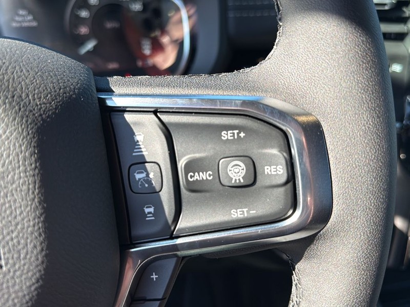 Ram 1500 Vehicle Full-screen Gallery Image 19