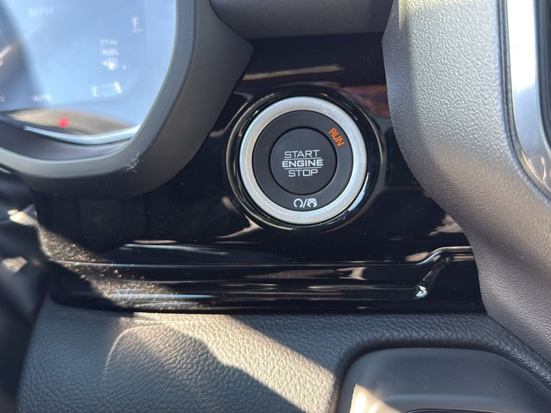 Ram 1500 Vehicle Full-screen Gallery Image 20