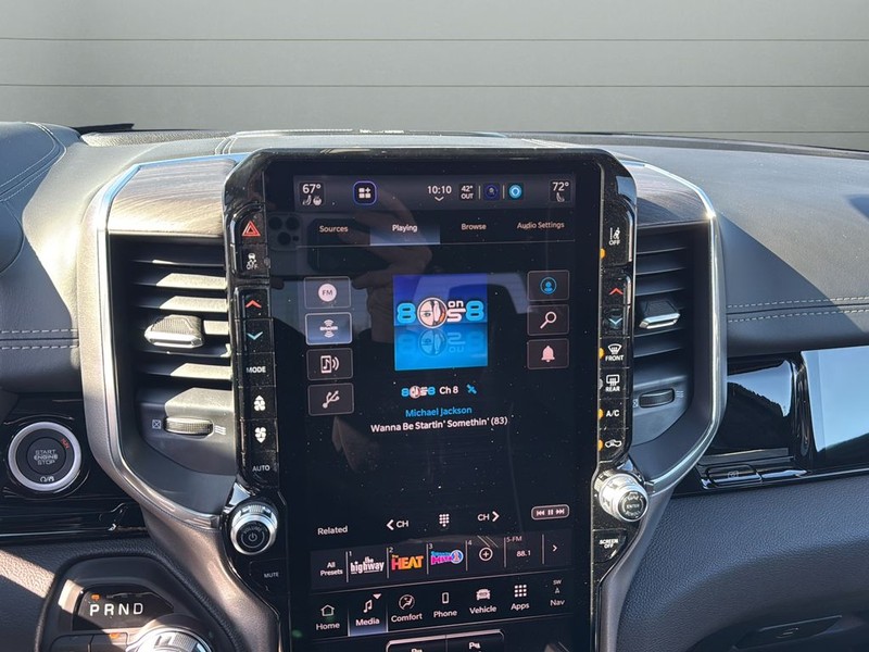 Ram 1500 Vehicle Full-screen Gallery Image 21