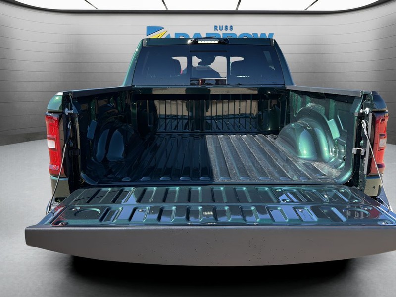 Ram 1500 Vehicle Full-screen Gallery Image 24