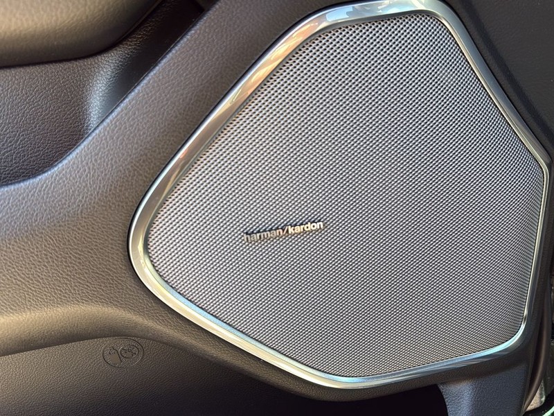 Ram 1500 Vehicle Full-screen Gallery Image 25