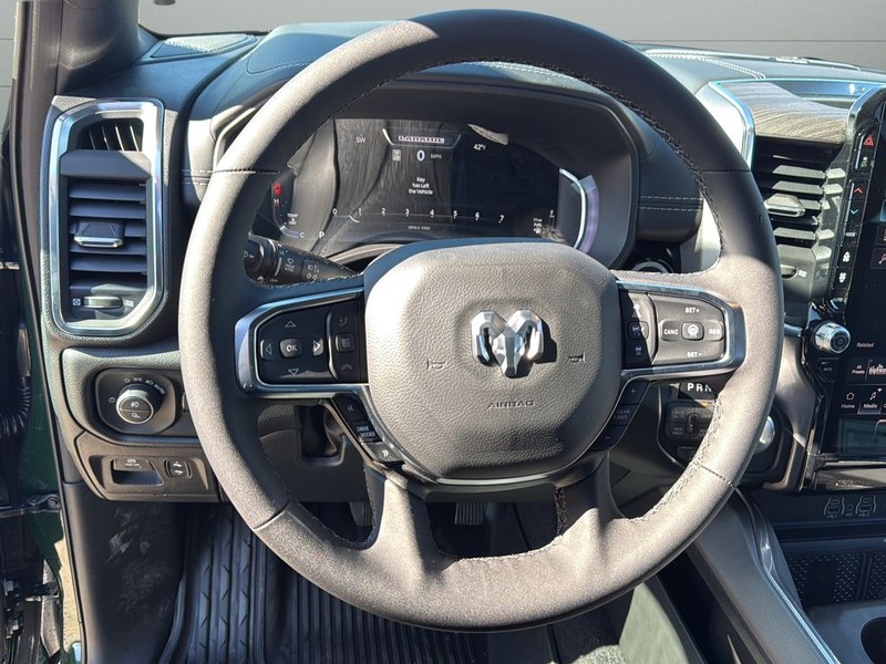 Ram 1500 Vehicle Full-screen Gallery Image 27