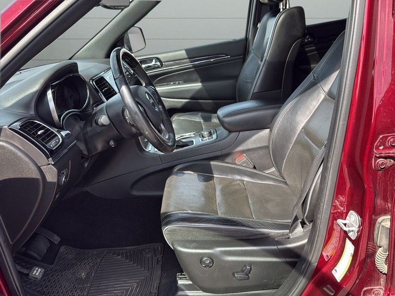 Jeep Grand Cherokee Vehicle Full-screen Gallery Image 10