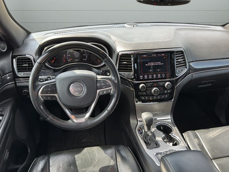 Jeep Grand Cherokee Vehicle Full-screen Gallery Image 12