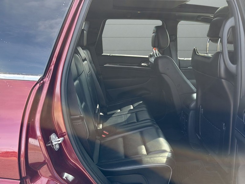 Jeep Grand Cherokee Vehicle Full-screen Gallery Image 14