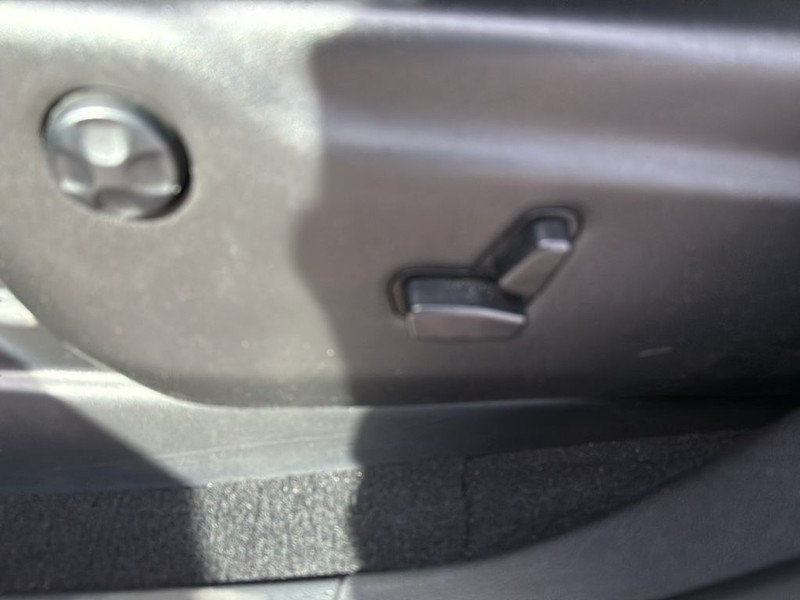 Jeep Grand Cherokee Vehicle Full-screen Gallery Image 27