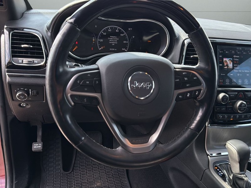 Jeep Grand Cherokee Vehicle Full-screen Gallery Image 28