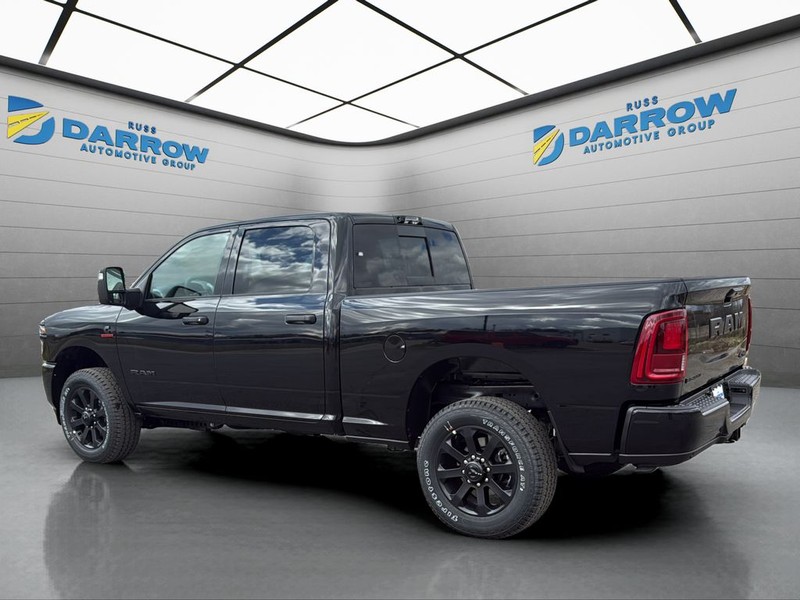 Ram 2500 Vehicle Full-screen Gallery Image 3