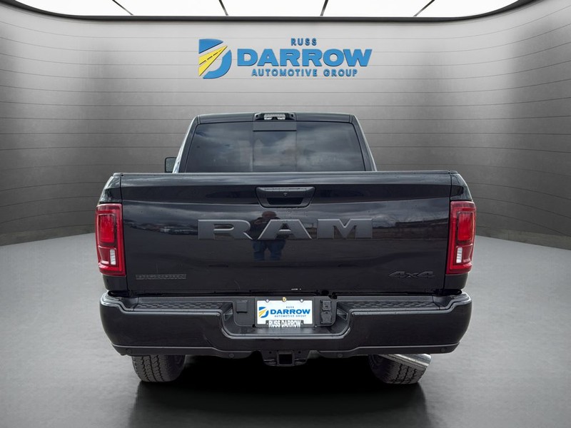 Ram 2500 Vehicle Full-screen Gallery Image 4