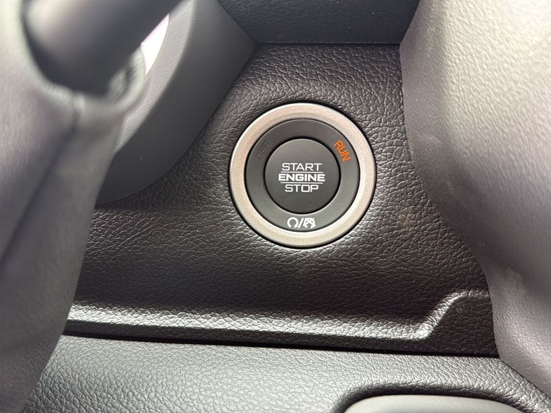 Ram 2500 Vehicle Full-screen Gallery Image 20