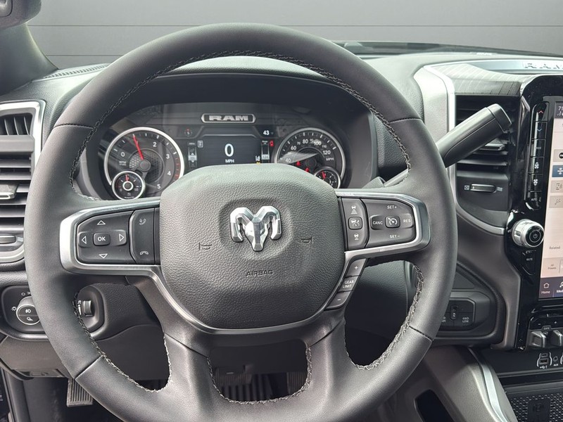 Ram 2500 Vehicle Full-screen Gallery Image 25
