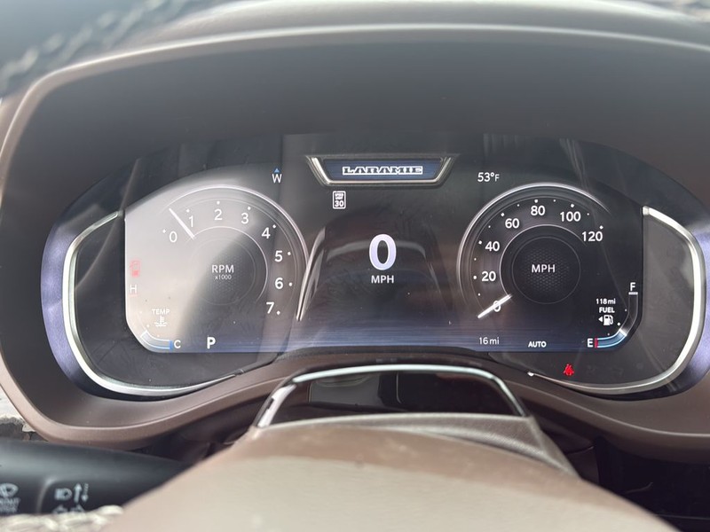 Ram 1500 Vehicle Full-screen Gallery Image 13