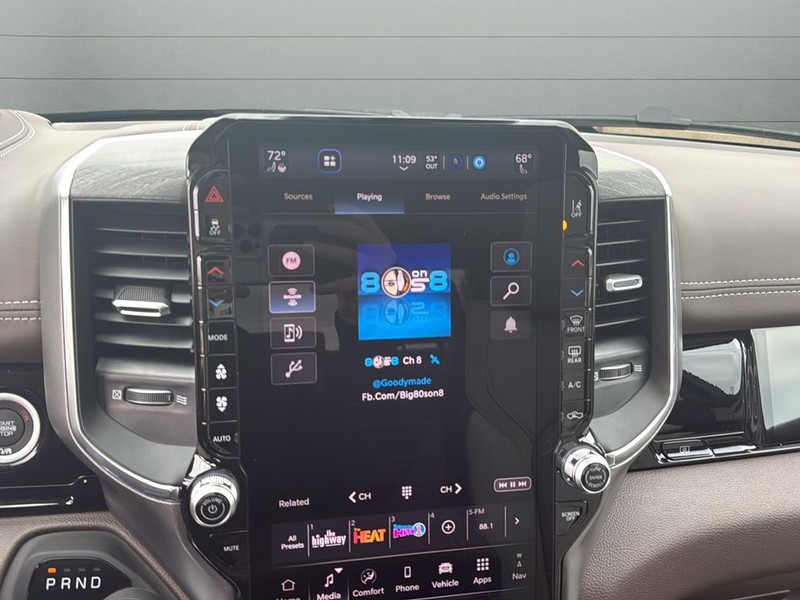 Ram 1500 Vehicle Full-screen Gallery Image 22