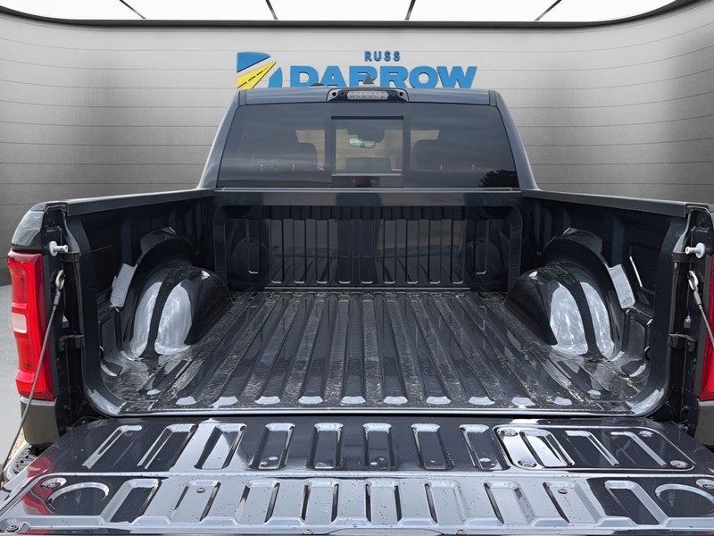 Ram 1500 Vehicle Full-screen Gallery Image 25