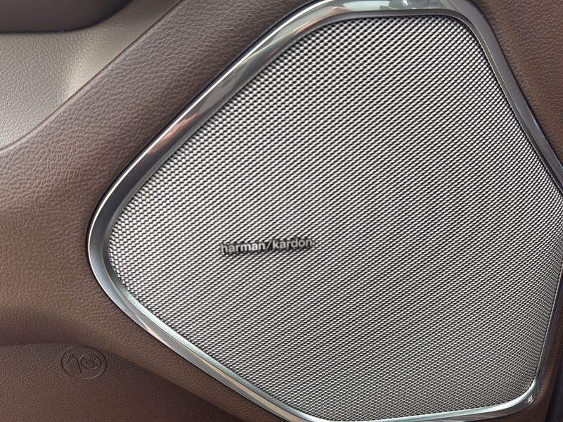 Ram 1500 Vehicle Full-screen Gallery Image 26