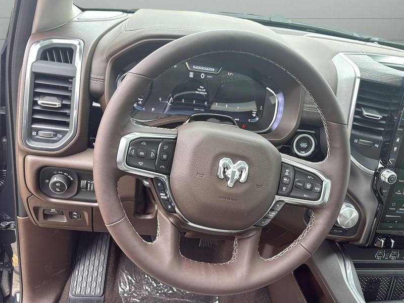 Ram 1500 Vehicle Full-screen Gallery Image 28