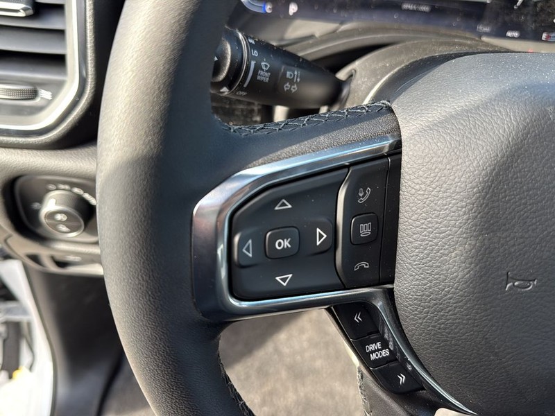 Ram 1500 Vehicle Full-screen Gallery Image 9