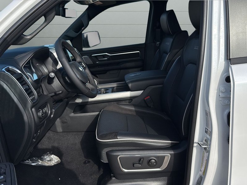 Ram 1500 Vehicle Full-screen Gallery Image 10