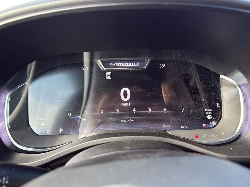 Ram 1500 Vehicle Full-screen Gallery Image 13