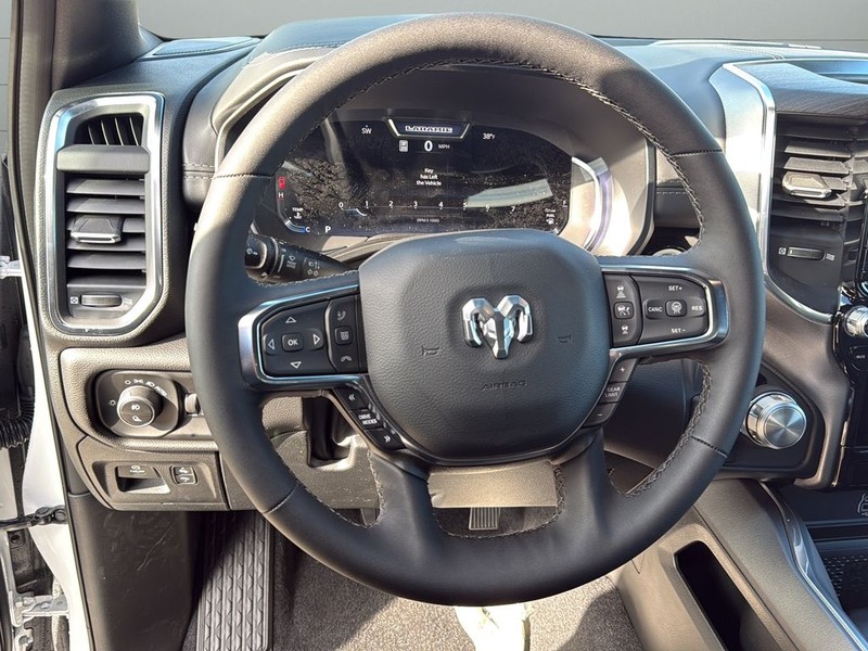 Ram 1500 Vehicle Full-screen Gallery Image 27