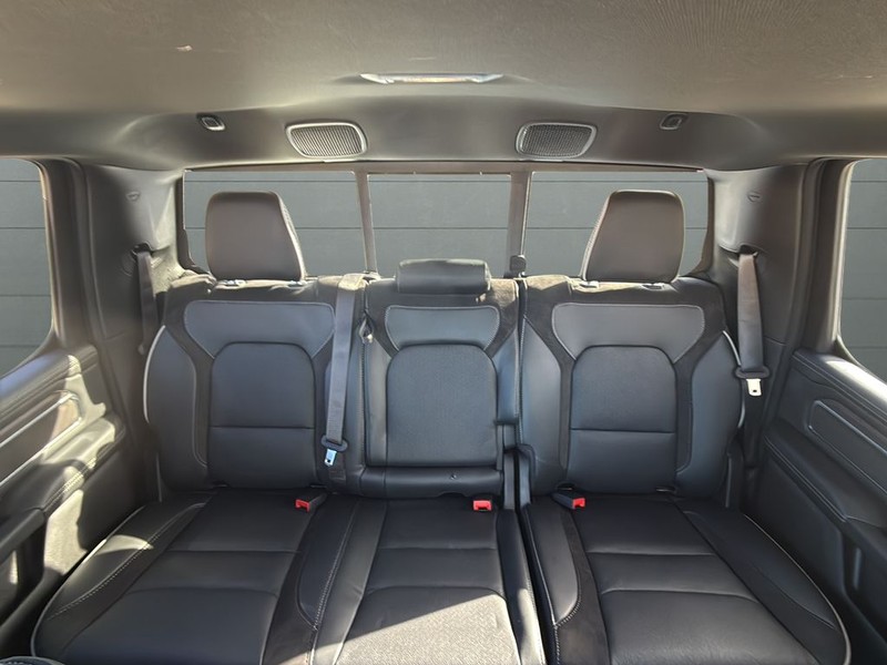 Ram 1500 Vehicle Full-screen Gallery Image 28