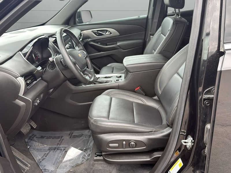 Chevrolet Traverse Vehicle Full-screen Gallery Image 10