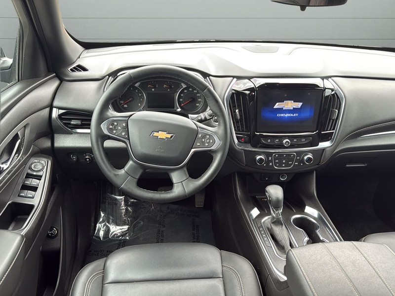 Chevrolet Traverse Vehicle Full-screen Gallery Image 12