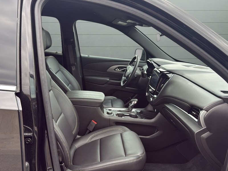 Chevrolet Traverse Vehicle Full-screen Gallery Image 15