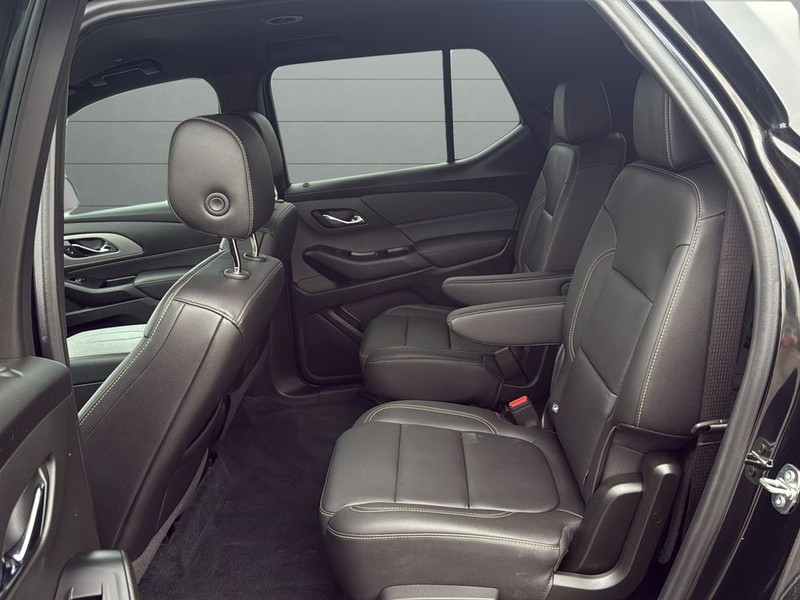 Chevrolet Traverse Vehicle Full-screen Gallery Image 16