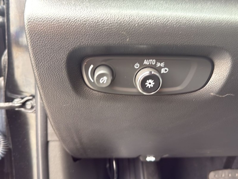 Chevrolet Traverse Vehicle Full-screen Gallery Image 18