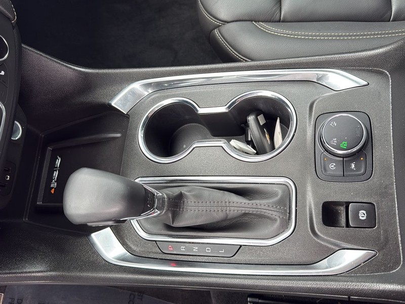 Chevrolet Traverse Vehicle Full-screen Gallery Image 21