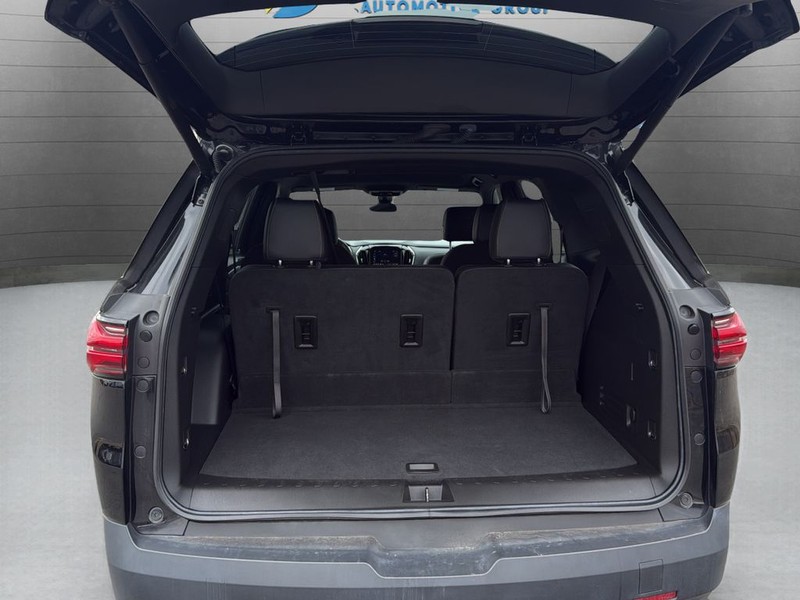 Chevrolet Traverse Vehicle Full-screen Gallery Image 24