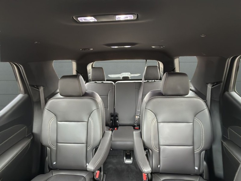 Chevrolet Traverse Vehicle Full-screen Gallery Image 27