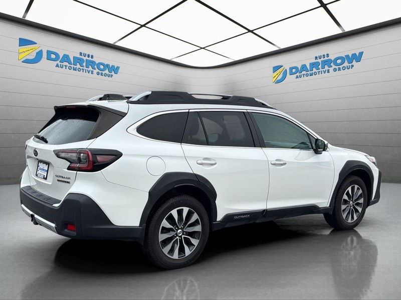 Subaru Outback Vehicle Full-screen Gallery Image 5