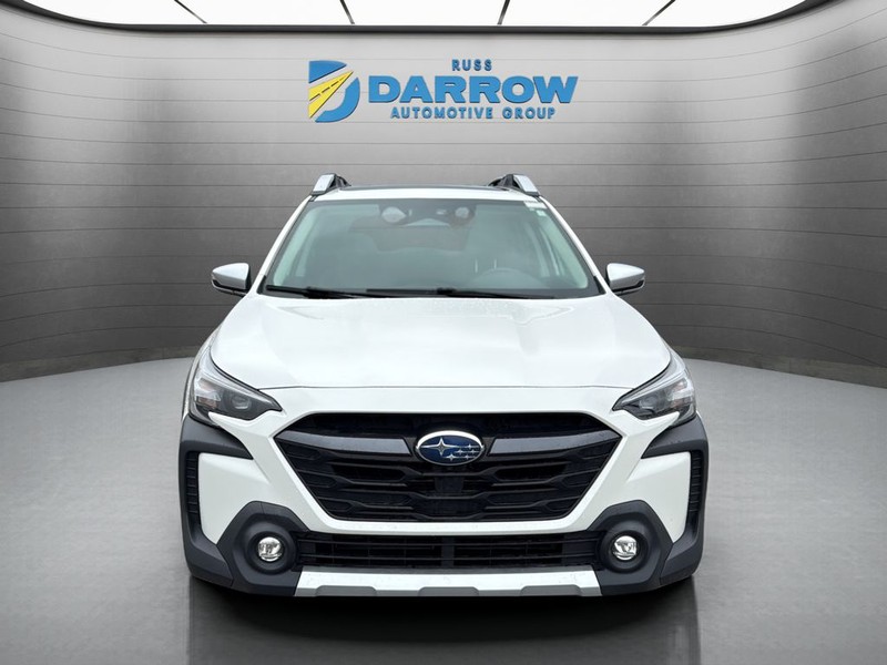 Subaru Outback Vehicle Full-screen Gallery Image 8