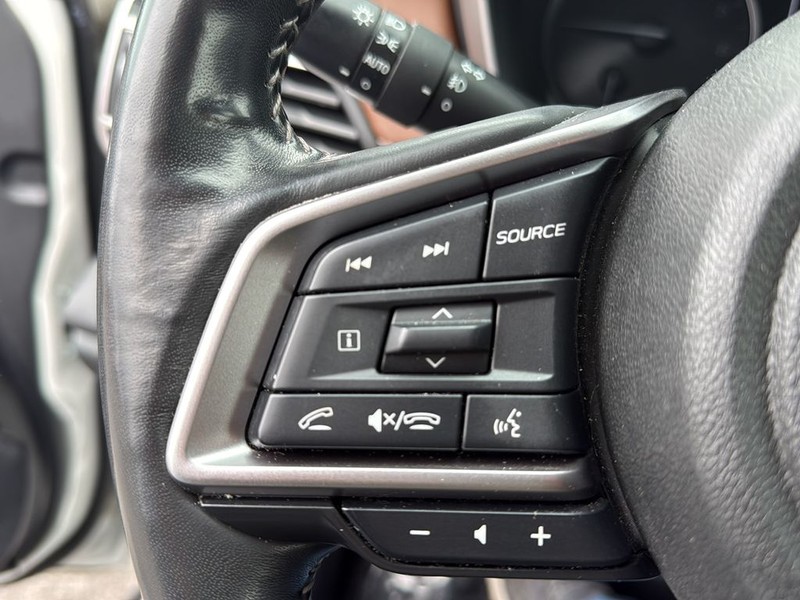 Subaru Outback Vehicle Full-screen Gallery Image 9