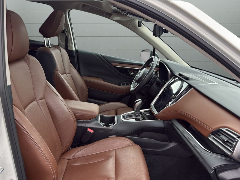 Subaru Outback Vehicle Full-screen Gallery Image 15